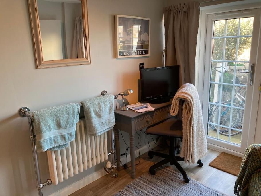 Apartamento Driftwood By The Sea Brighton Exterior foto